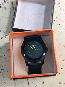 Titan Black Analog watch ⌚️ ✨🫴