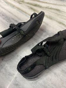 Comfortable Black Strappy Sandals
