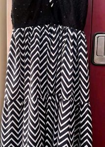 Stunning Navy &amp; White Chevron Maxi Dress