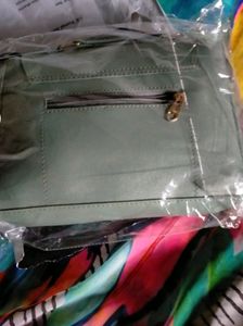 Brand NEW** PREMIUM SLINGBAG