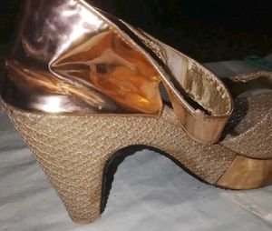 Sparkly silver Heels
