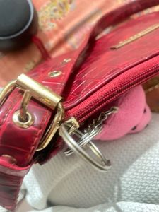 Chic Red Croc Shoulder