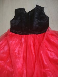 Girls Knee Length Party Wear Frock