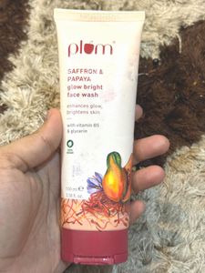 Plum Saffron & Papaya Glow Bright Face Wash