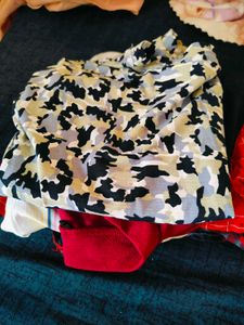 Clothing Bundle 4 Set Of Top ....