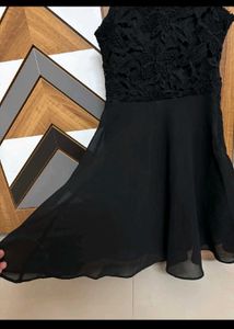 Elegant Black Lace Halter Dress