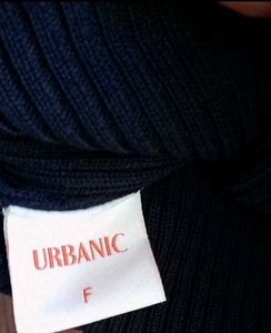 Chic Black Ribbed Collared Sweater