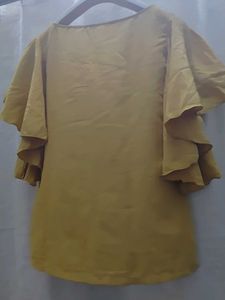 Chic Yellow Top &amp; Black Wide-Leg Pants Set