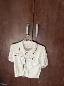 Chic White Knit Collared Top