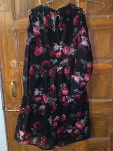 Elegant Print Dress size M