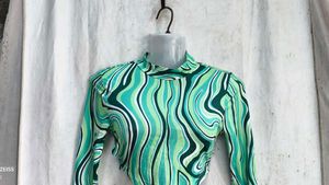 Groovy Swirl Print Mock Neck Crop Top