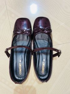 Chic Ballet Flats with Bow Detail