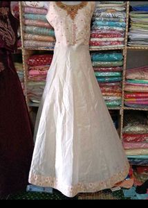 bust 40 Elegant White Lehenga Choli