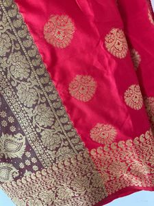 Elegant Brocade Saree with Paisley Motif