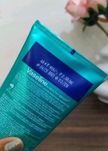 Vaseline Gluta-Hya Smoothing Perfector