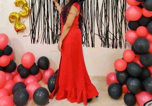 Elegant Red One-Shoulder Maxi Dress