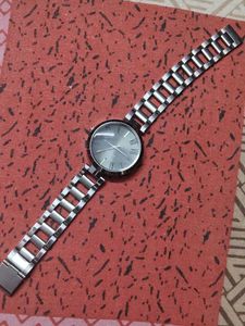 brand new Elegant Silver Chain Watch