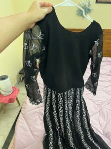 Elegant Black &amp; White Embroidered Kurta Set