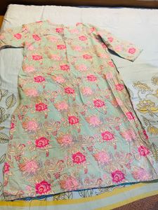 Fits to XXL Beautiful Floral Print Kurta Set