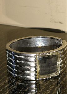 Elegant Women's Bangle.