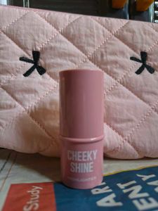 Zudio Makeup- Highlighter and Kajal