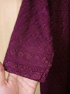 Women's Maroon Embroidered Kurta | L | Bust 32 in