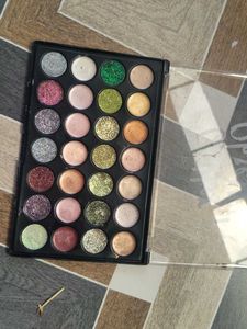 Glitter &amp; Shimmer Eyeshadow Palette