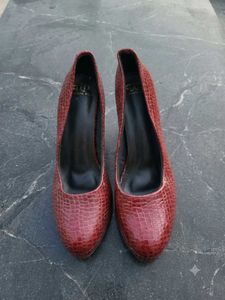 Stylish Red Textured Heels