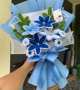 bouquet , keychain, single flowe