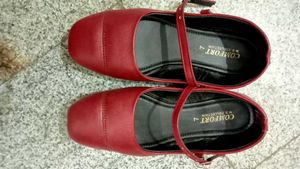Chic Red Flats