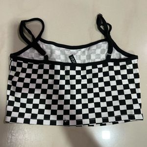 🖤🤍 H&amp;M Checkerboard Crop Top