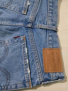 80's inspired, high rise Levi's 501 blue Denim