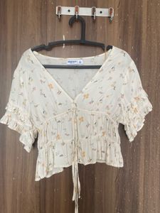 Floral Ruffle Sleeve Crop Top