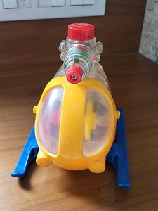 Premium toy with moving gears