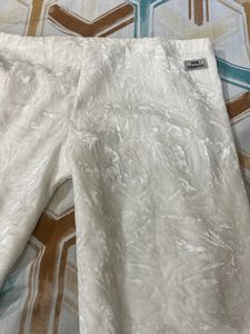 Velvet Cream 3/4th Capri