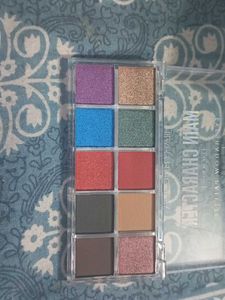 Hilary Rhoda Eyeshadow Palette