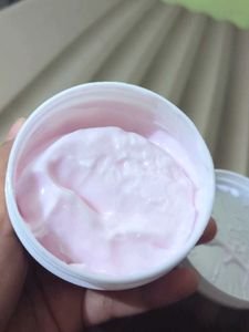 Mamaearth Light Moisturizing Cream