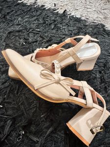 Elegant Pearl Embellished Ballet Flats