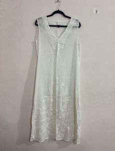 Elegant White Chikankari Kurta