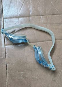 Speedo swimming goggles