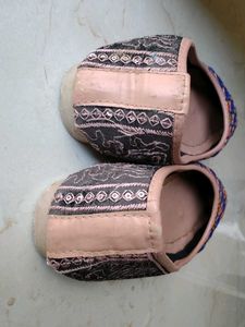 Embellished Jutti Flats