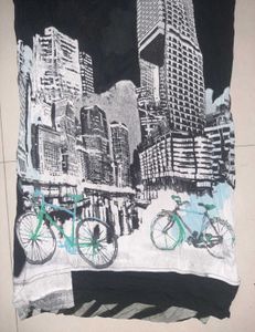 🖤 Urban Skyline Graphic Black Top