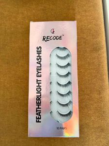 Featherlight Eyelashes