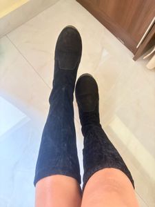 Stylish Black Over-the-Knee Boots