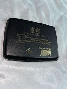 Multi-color Eyeshadow Palette