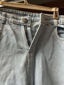 Light Wash Ripped Jeans