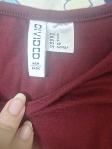 H&amp;M Maroon Crew Neck T-Shirt