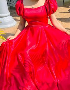 Elegant Red Puff Sleeve Midi Dress