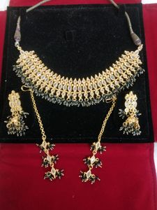 Trendy Kundan Set