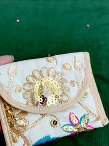 Embroidered White Wallet Bag